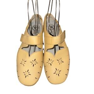 ⭐️ Women’s Propet Ortholite Chickadee Mary Janes Leather Shoe Size 11. Comfort